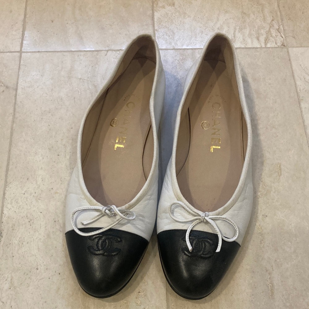 CHANEL Women's Black and White Bow Flats